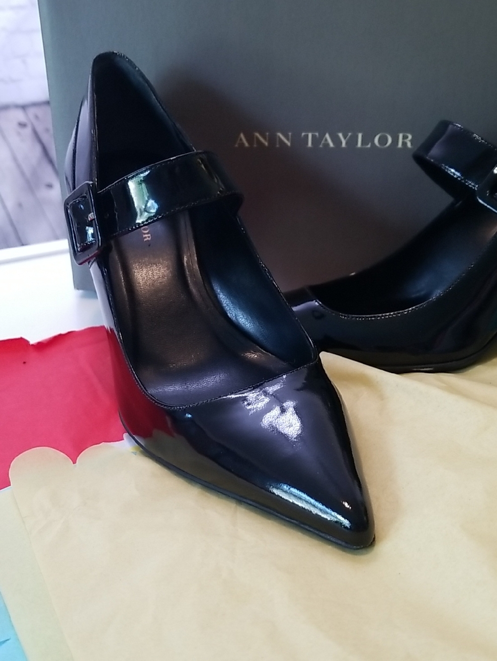 Ann Taylor Christie pointy toe Mary Jane Heels size 7 patent leather NWT - Picture 2 of 5